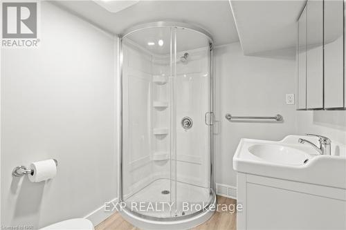 1213 Queenston Road, Niagara-On-The-Lake (105 - St. Davids), ON - Indoor Photo Showing Bathroom