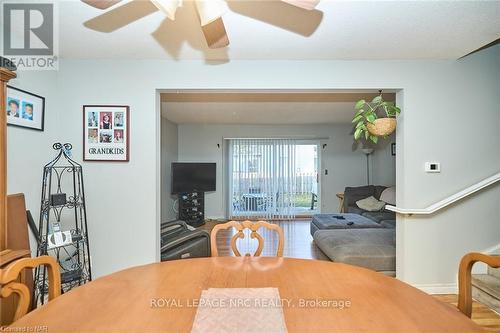 2 - 5982 Dunn Street, Niagara Falls (217 - Arad/Fallsview), ON - Indoor Photo Showing Dining Room