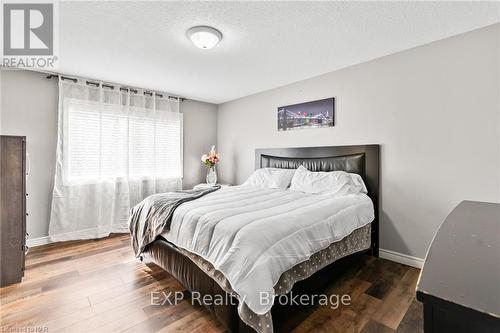 119 Candlewood Drive, Hamilton (Stoney Creek Mountain), ON - Indoor Photo Showing Bedroom