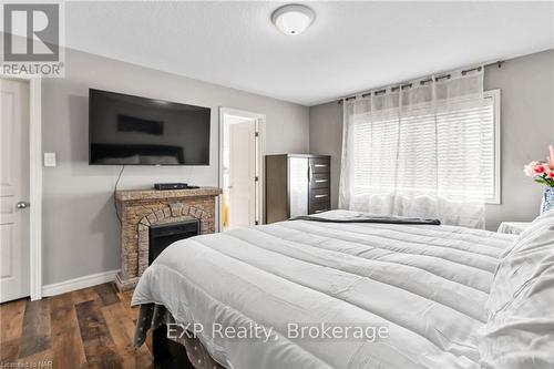 119 Candlewood Drive, Hamilton (Stoney Creek Mountain), ON - Indoor Photo Showing Bedroom