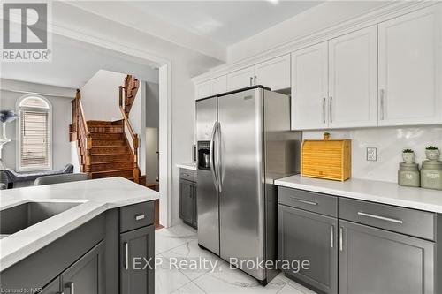 119 Candlewood Drive, Hamilton (Stoney Creek Mountain), ON - Indoor Photo Showing Kitchen