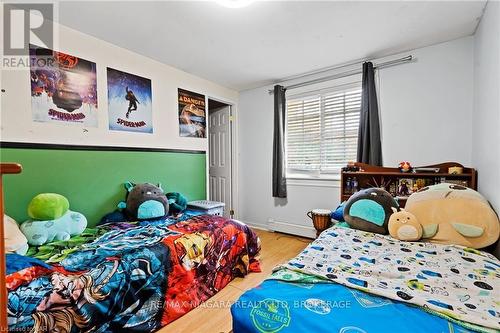 1900 Garrison Road, Fort Erie (334 - Crescent Park), ON - Indoor Photo Showing Bedroom