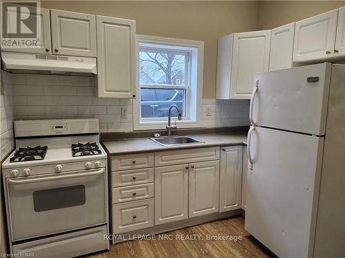 3 - 474 East Main Street, Welland (768 - Welland Downtown), ON - Indoor Photo Showing Kitchen