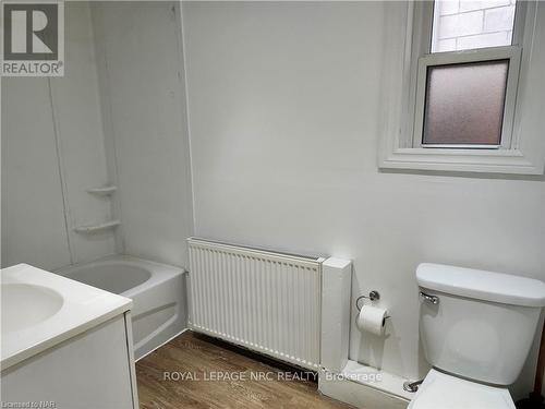 3 - 474 East Main Street, Welland (768 - Welland Downtown), ON - Indoor Photo Showing Bathroom