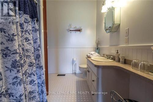 14902 Niagara River Parkway, Niagara-On-The-Lake (106 - Queenston), ON - Indoor Photo Showing Bathroom