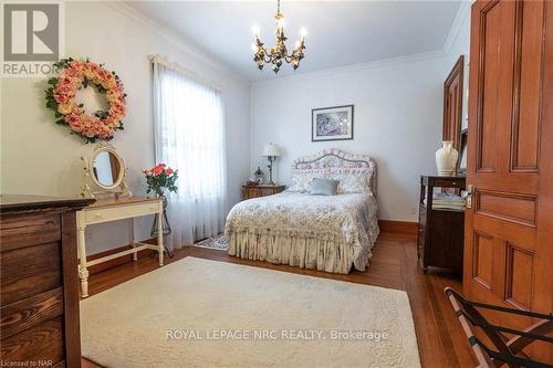 14902 Niagara River Parkway, Niagara-On-The-Lake (106 - Queenston), ON - Indoor Photo Showing Bedroom