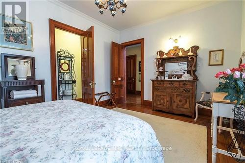 14902 Niagara River Parkway, Niagara-On-The-Lake (106 - Queenston), ON - Indoor Photo Showing Bedroom