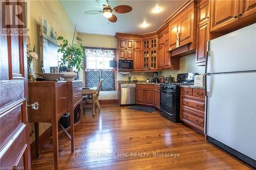 14902 Niagara River Parkway, Niagara-On-The-Lake (106 - Queenston), ON - Indoor Photo Showing Kitchen