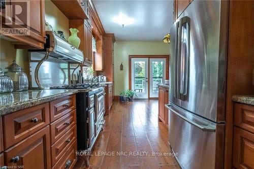 14902 Niagara River Parkway, Niagara-On-The-Lake (106 - Queenston), ON - Indoor Photo Showing Kitchen