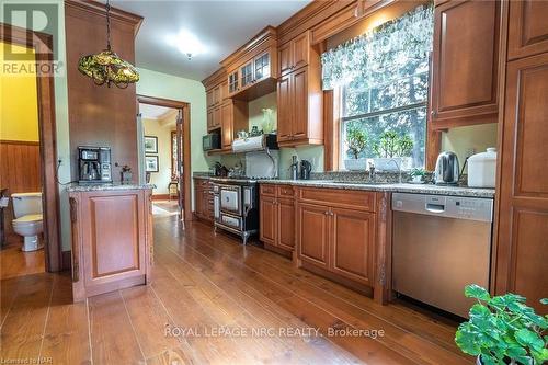 14902 Niagara River Parkway, Niagara-On-The-Lake (106 - Queenston), ON - Indoor Photo Showing Kitchen