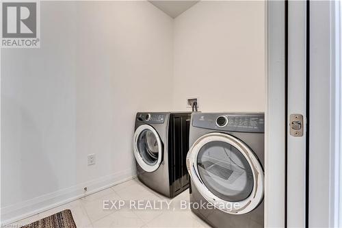 156 Schooners Lane, Blue Mountains, ON - Indoor Photo Showing Laundry Room