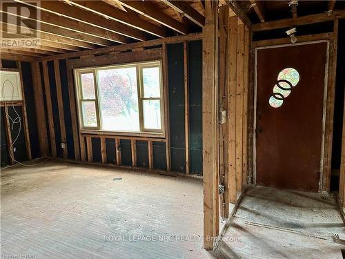 1400 Orchard Avenue, Fort Erie (334 - Crescent Park), ON - Indoor Photo Showing Other Room