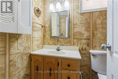 8791 Parliament Avenue, Niagara Falls (223 - Chippawa), ON - Indoor Photo Showing Bathroom