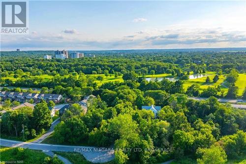 2 Lincoln Avenue, St. Catharines (456 - Oakdale), ON - Outdoor With View