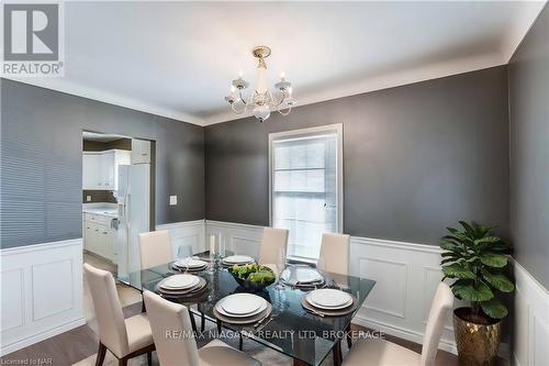 2 Lincoln Avenue, St. Catharines (456 - Oakdale), ON - Indoor Photo Showing Dining Room