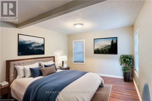 2 Lincoln Avenue, St. Catharines (456 - Oakdale), ON - Indoor Photo Showing Bedroom