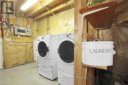 22 Flynn Court, St. Catharines (453 - Grapeview), ON - Indoor Photo Showing Laundry Room