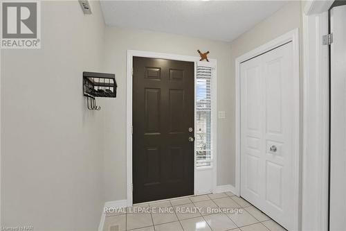 22 Flynn Court, St. Catharines (453 - Grapeview), ON - Indoor Photo Showing Other Room