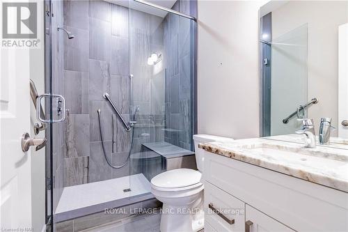 26 Borden Trail, Welland (769 - Prince Charles), ON - Indoor Photo Showing Bathroom