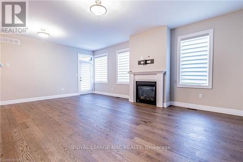 26 Borden Trail, Welland (769 - Prince Charles), ON - Indoor Photo Showing Living Room With Fireplace