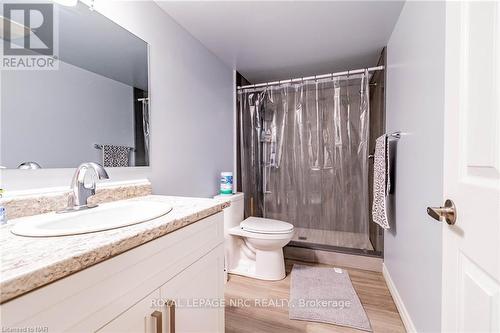 26 Borden Trail, Welland (769 - Prince Charles), ON - Indoor Photo Showing Bathroom