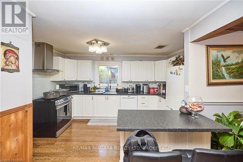 624 Daytona Drive, Fort Erie (334 - Crescent Park), ON - Indoor Photo Showing Kitchen