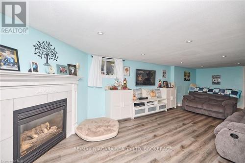 6963 Garden Street, Niagara Falls (215 - Hospital), ON - Indoor Photo Showing Living Room With Fireplace