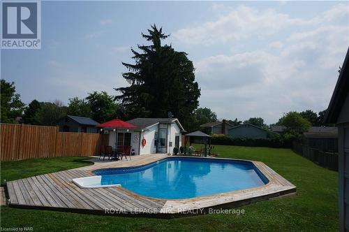 62 Cecil Street, St. Catharines (443 - Lakeport), ON - Outdoor With In Ground Pool With Backyard