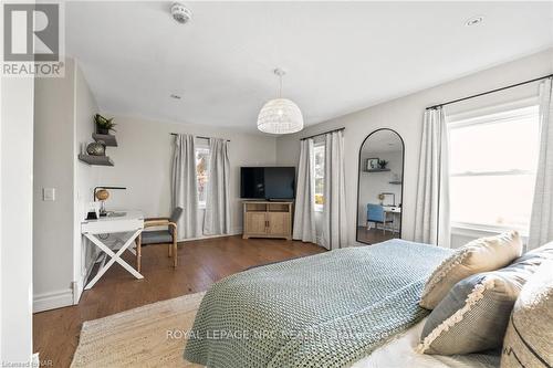 4692 Gilmore Road, Fort Erie (329 - Mulgrave), ON - Indoor Photo Showing Bedroom