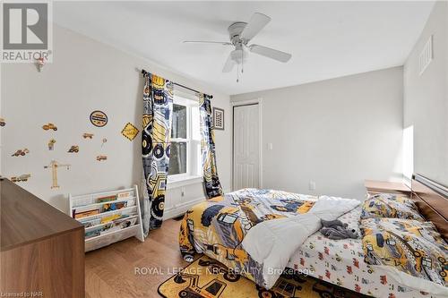 4692 Gilmore Road, Fort Erie (329 - Mulgrave), ON - Indoor Photo Showing Bedroom