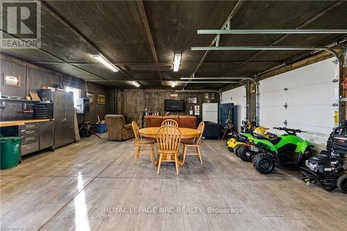 4692 Gilmore Road, Fort Erie (329 - Mulgrave), ON - Indoor Photo Showing Garage