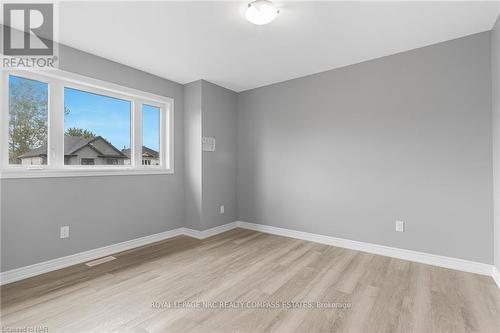 186 Hodgkins Avenue Avenue, Thorold (556 - Allanburg/Thorold South), ON - Indoor Photo Showing Other Room