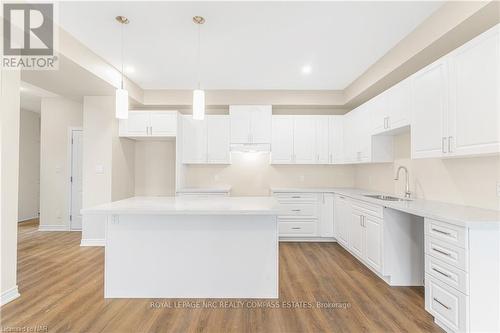 201 Hodgkins Avenue Avenue, Thorold (556 - Allanburg/Thorold South), ON - Indoor Photo Showing Kitchen