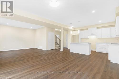 201 Hodgkins Avenue Avenue, Thorold (556 - Allanburg/Thorold South), ON - Indoor Photo Showing Kitchen