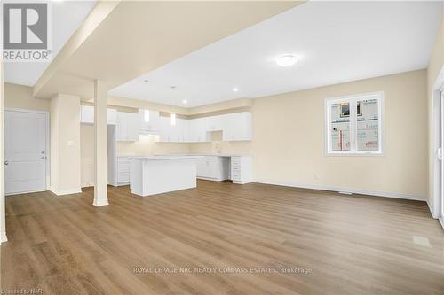 201 Hodgkins Avenue Avenue, Thorold (556 - Allanburg/Thorold South), ON - Indoor Photo Showing Kitchen