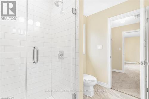 201 Hodgkins Avenue Avenue, Thorold (556 - Allanburg/Thorold South), ON - Indoor Photo Showing Bathroom