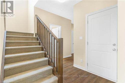 201 Hodgkins Avenue Avenue, Thorold (556 - Allanburg/Thorold South), ON - Indoor Photo Showing Other Room