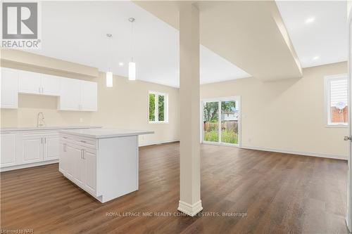 201 Hodgkins Avenue Avenue, Thorold (556 - Allanburg/Thorold South), ON - Indoor Photo Showing Kitchen