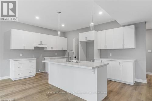 191 Hodgkins Avenue Avenue, Thorold (556 - Allanburg/Thorold South), ON - Indoor Photo Showing Kitchen