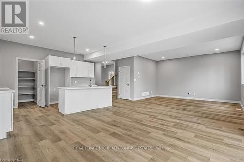 191 Hodgkins Avenue Avenue, Thorold (556 - Allanburg/Thorold South), ON - Indoor Photo Showing Kitchen