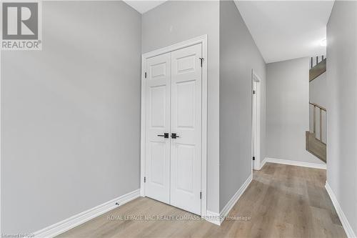 191 Hodgkins Avenue Avenue, Thorold (556 - Allanburg/Thorold South), ON - Indoor Photo Showing Other Room