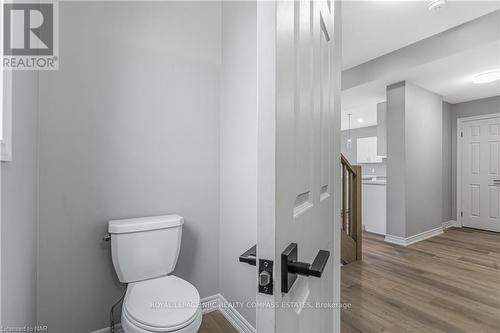 191 Hodgkins Avenue Avenue, Thorold (556 - Allanburg/Thorold South), ON - Indoor Photo Showing Bathroom