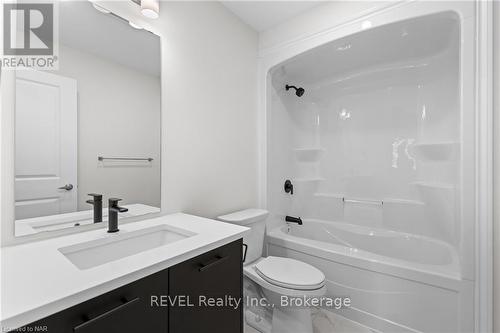 181 Southworth Street N, Welland (773 - Lincoln/Crowland), ON - Indoor Photo Showing Bathroom