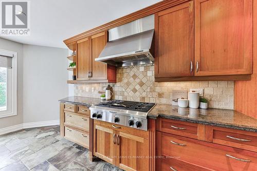 2108 Schoolmaster Circle, Oakville, ON - Indoor Photo Showing Kitchen