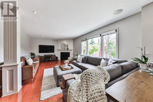 2108 Schoolmaster Circle, Oakville, ON - Indoor Photo Showing Living Room