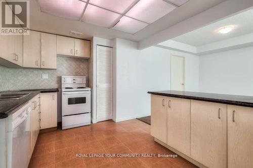 609 - 10 Muirhead Road, Toronto, ON - Indoor Photo Showing Kitchen With Double Sink