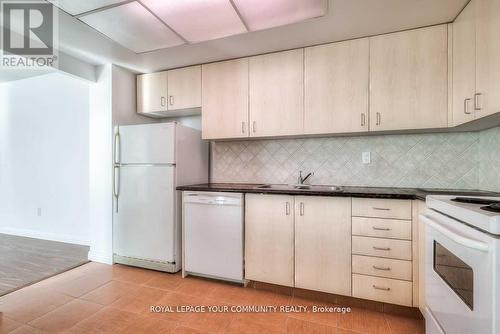 609 - 10 Muirhead Road, Toronto, ON - Indoor Photo Showing Kitchen With Double Sink