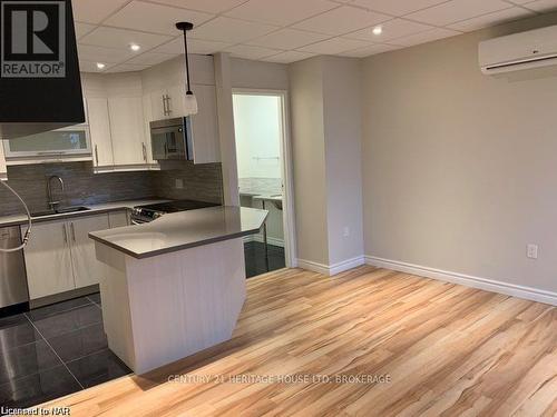 2 - 238 Bertie Street, Fort Erie (332 - Central), ON - Indoor Photo Showing Kitchen