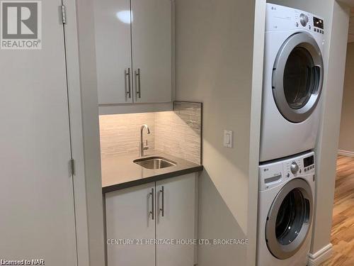 2 - 238 Bertie Street, Fort Erie (332 - Central), ON - Indoor Photo Showing Laundry Room