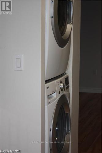 2 - 238 Bertie Street, Fort Erie (332 - Central), ON - Indoor Photo Showing Laundry Room